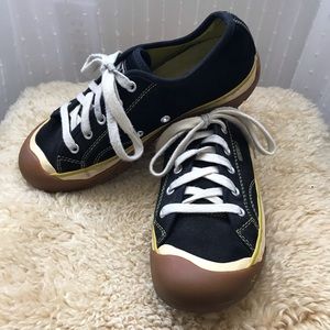 Suede Keen sneakers
